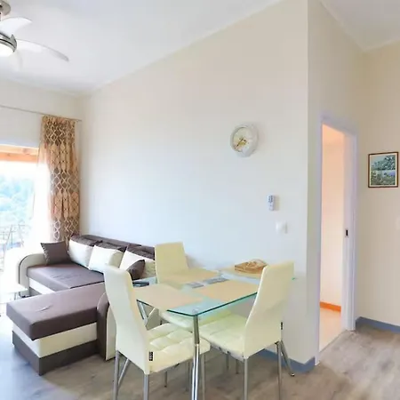 Sarand Avill Gimar Bed & Breakfast *